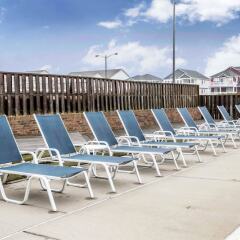 Отель Comfort Inn On the Ocean бассейн фото 2
