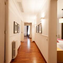 Апартаменты Serennia Apartments Ramblas-Pl.Catalunya интерьер отеля