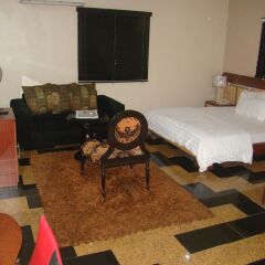 Отель Charlies Place And Suite детские мероприятия