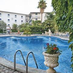 Отель Sant Alphio Garden Hotel & Spa (Giardini Naxos) Италия, Джардини Наксос - 2 отзыва об отеле, цены и фото номеров - забронировать отель Sant Alphio Garden Hotel & Spa (Giardini Naxos) онлайн бассейн фото 2