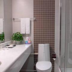 Отель Super 8 Hotel Xian Da Yan Ta Китай, Сиань - отзывы, цены и фото номеров - забронировать отель Super 8 Hotel Xian Da Yan Ta онлайн ванная