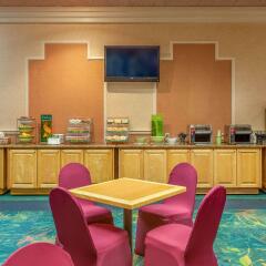 Отель Comfort Inn and Suites Resort Cocoa Beach США, Какао-Бич - отзывы, цены и фото номеров - забронировать отель Comfort Inn and Suites Resort Cocoa Beach онлайн детские мероприятия