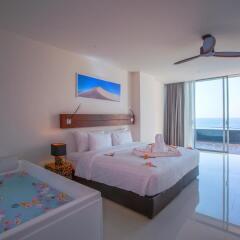 Отель Surin Beach Resort 4* Люкс