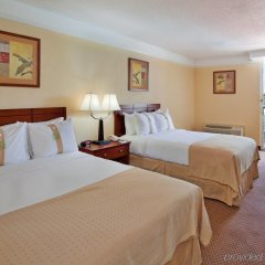 Holiday Inn Ponce & El Tropical Casino in Ponce, Puerto Rico from 215$, photos, reviews - zenhotels.com guestroom