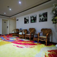 The New Kuanglu Hotel развлечения