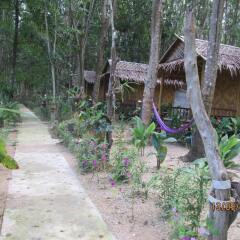 Отель Lanta Maikeaw Bungalow Ланта фото 4