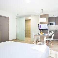 Отель Aparthotel BCN Montjuic Испания, Барселона - 5 отзывов об отеле, цены и фото номеров - забронировать отель Aparthotel BCN Montjuic онлайн комната для гостей фото 3
