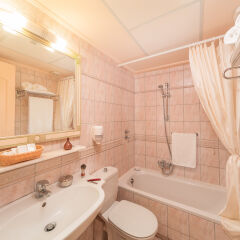Отель Arcadion Hotel Греция, Корфу - 2 отзыва об отеле, цены и фото номеров - забронировать отель Arcadion Hotel онлайн ванная фото 2