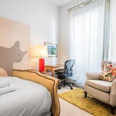 Отель Bright 1BR Home Near Arsenal Stadium W/balcony комната для гостей