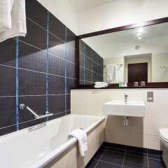 Отель Carlton Hotel Blanchardstown Ирландия, Дублин - отзывы, цены и фото номеров - забронировать отель Carlton Hotel Blanchardstown онлайн ванная фото 2