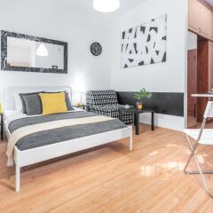 Отель Little Home - Wilcza 55 Польша, Варшава - отзывы, цены и фото номеров - забронировать отель Little Home - Wilcza 55 онлайн комната для гостей