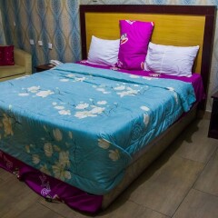 Отель Emglo Suites комната для гостей фото 4