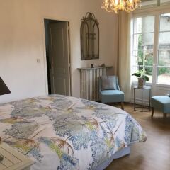 Отель Bleu Agapanthe Chambres d'hotes Сомюр в номере