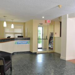Отель Howard Johnson by Wyndham Quebec City Канада, Квебек - отзывы, цены и фото номеров - забронировать отель Howard Johnson by Wyndham Quebec City онлайн интерьер отеля