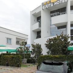 Отель Gjuta Hotel Албания, Тирана - отзывы, цены и фото номеров - забронировать отель Gjuta Hotel онлайн парковка