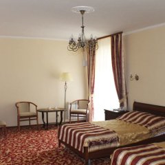 Гостиница Версаль в Хабаровске 4 отзыва об отеле, цены и фото номеров - забронировать гостиницу Версаль онлайн Хабаровск комната для гостей фото 5