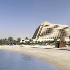 Отель Radisson Blu Resort, Sharjah ОАЭ, Шарджа - 6 отзывов об отеле, цены и фото номеров - забронировать отель Radisson Blu Resort, Sharjah онлайн вид на фасад