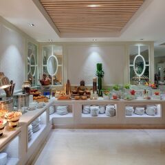 Au Lac II Hotel развлечения