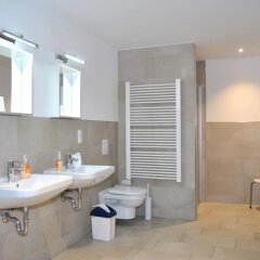 Отель Trafford Sky Homes Германия, Лейпциг - отзывы, цены и фото номеров - забронировать отель Trafford Sky Homes онлайн ванная