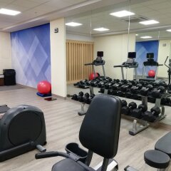 Отель Holiday Inn Hotel & Suites Centro Historico Мексика, Гвадалахара - отзывы, цены и фото номеров - забронировать отель Holiday Inn Hotel & Suites Centro Historico онлайн фитнесс-зал фото 4