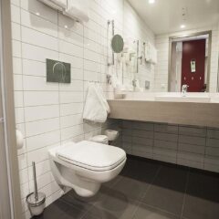 Отель Quality Hotel Edvard Grieg Норвегия, Берген - отзывы, цены и фото номеров - забронировать отель Quality Hotel Edvard Grieg онлайн ванная