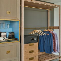 Отель Canopy by Hilton Washington DC Bethesda North сейф в номере