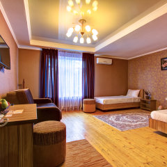 Kausar. Hotel in Bishkek, Kyrgyzstan from 49$, photos, reviews - zenhotels.com guestroom photo 4
