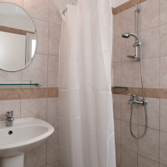 Отель Artemis Cynthia Complex Кипр, Пафос - 2 отзыва об отеле, цены и фото номеров - забронировать отель Artemis Cynthia Complex онлайн ванная