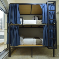 Отель Backpacker 16 Accommodation Кровать в общем номере с двухъярусной кроватью