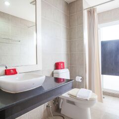 Отель ZEN Rooms Chaofa East Road ванная фото 3