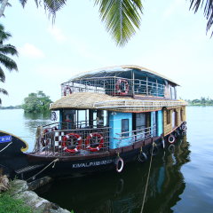 Sreekrishna 2 Bedroom Private Houseboat Hotel in Alleppey, India from 218$, photos, reviews - zenhotels.com outdoors
