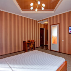 Kausar. Hotel in Bishkek, Kyrgyzstan from 49$, photos, reviews - zenhotels.com guestroom photo 2