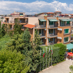 Отель Villa Brigantina вид на фасад фото 2
