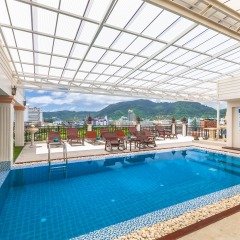 Отель Azhotel Patong бассейн