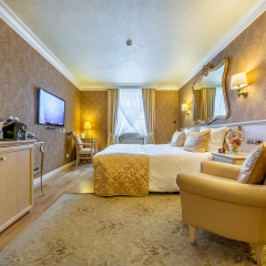 IMPERIAL Hotel & Restaurant 5* Улучшенный номер