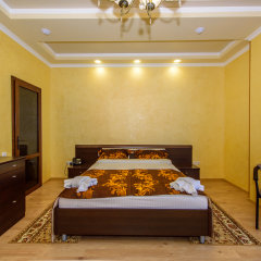 Гостиница VK Royal в Алуште 6 отзывов об отеле, цены и фото номеров - забронировать гостиницу VK Royal онлайн Алушта комната для гостей фото 2