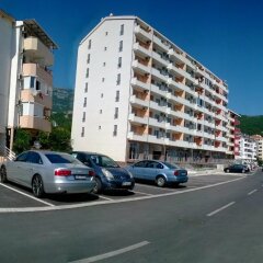 Daisy Apartments in Budva, Montenegro from 114$, photos, reviews - zenhotels.com parking