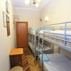 Гостиница Комнаты на ул.Рубинштейна,38 Кровать в мужском общем номере с двухъярусной кроватью