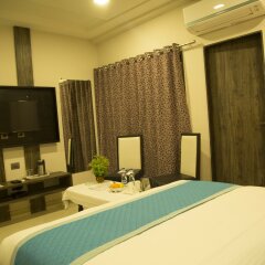 Elegance Villa by sky stays Hotel in Dabok, India from 59$, photos, reviews - zenhotels.com sauna