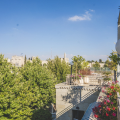 Spacious 3 BR in the Old city by HolyGuest Израиль, Иерусалим - отзывы, цены и фото номеров - забронировать отель Spacious 3 BR in the Old city by HolyGuest онлайн балкон
