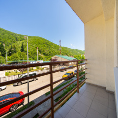 Гостиница More Apartments на Эстонской 37/4 в Красной Поляне отзывы, цены и фото номеров - забронировать гостиницу More Apartments на Эстонской 37/4 онлайн Красная Поляна балкон