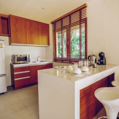 Отель Villa Laguna Phuket 4* Бунгало с различными типами кроватей фото 11