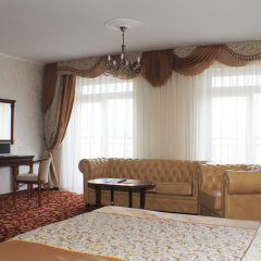 Гостиница Версаль в Хабаровске 4 отзыва об отеле, цены и фото номеров - забронировать гостиницу Версаль онлайн Хабаровск комната для гостей фото 2