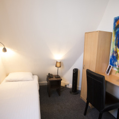 Quentin England Hotel 2* Номер с общей ванной комнатой с различными типами кроватей (общая ванная комната) фото 2