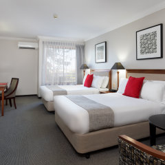 Ramada by Wyndham Brisbane Windsor Hotel in Brisbane, Australia from 161$, photos, reviews - zenhotels.com guestroom
