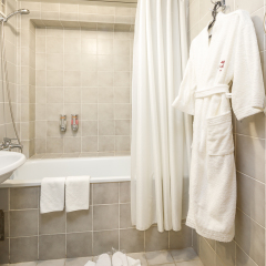 Гостиница Alean Family Resort & SPA Riviera 4* Стандартный семейный номер с разными типами кроватей фото 10