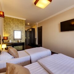 Гостиница Мартон Стачки 3* Улучшенный номер разные типы кроватей фото 2