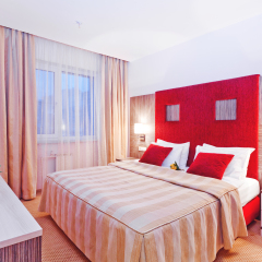 Гостиница East Gate 4* Номер Делюкс с различными типами кроватей