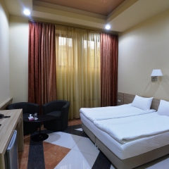 Deluxe Hotel Yerevan in Yerevan, Armenia from 51$, photos, reviews - zenhotels.com guestroom