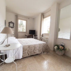 Academia Resort Mini-hotel in Bergamo, Italy from 133$, photos, reviews - zenhotels.com guestroom photo 4